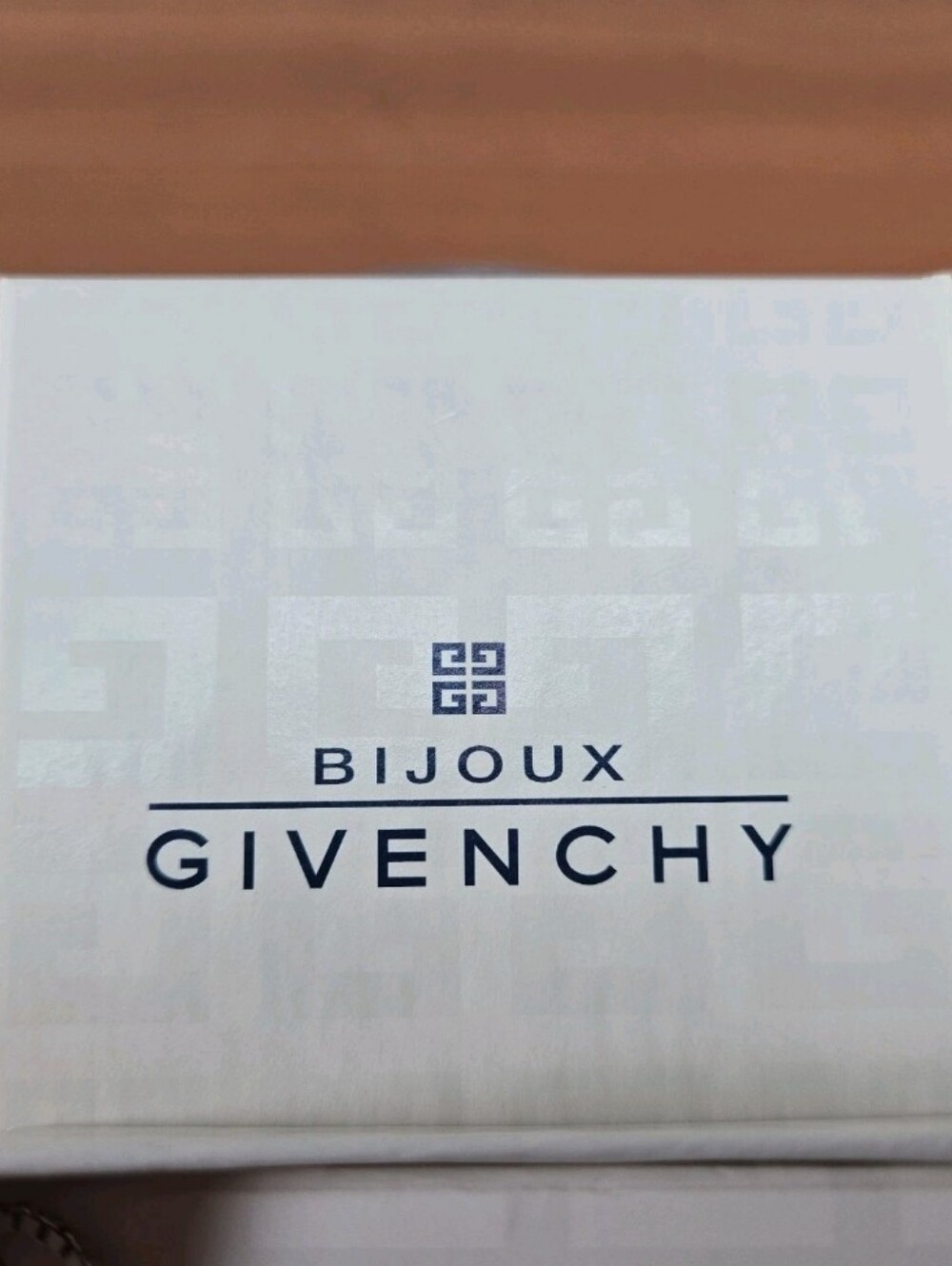 Givenchy G Logo Crystal Square Pendant Silver Tone Necklace/ Never Worn - Picture 4 of 8